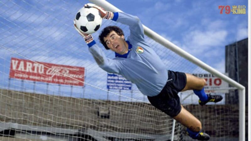 Dino Zoff - thủ môn huyền thoại của Ý