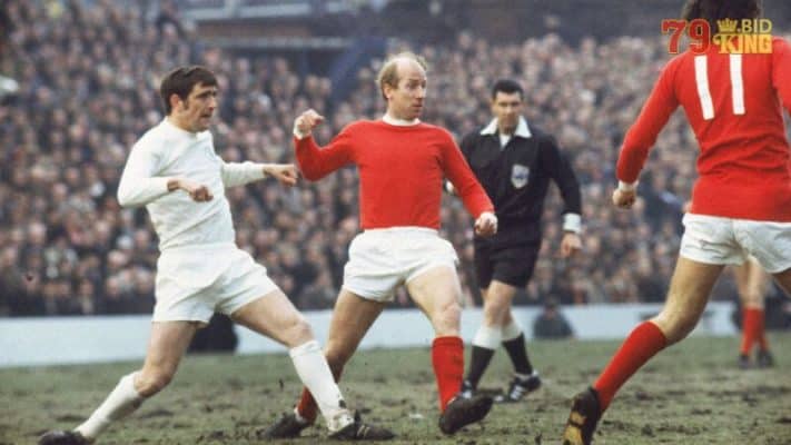Bobby Charlton đóng góp quan trọng cho đội tuyển Anh